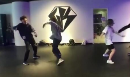 加特林舞蹈视频,动感十足的现代舞韵律展现